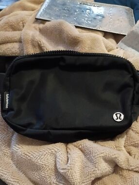 lululemon athletica Black Men's Belt Bag with Metal Logo